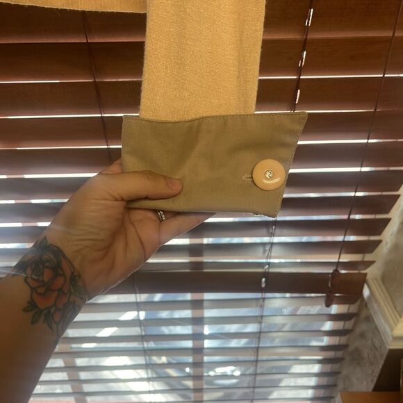 Twelve by Twelve Los Angeles Cream Cardigan Sweater | Size M with Metallic Pin - Picture 4 of 6